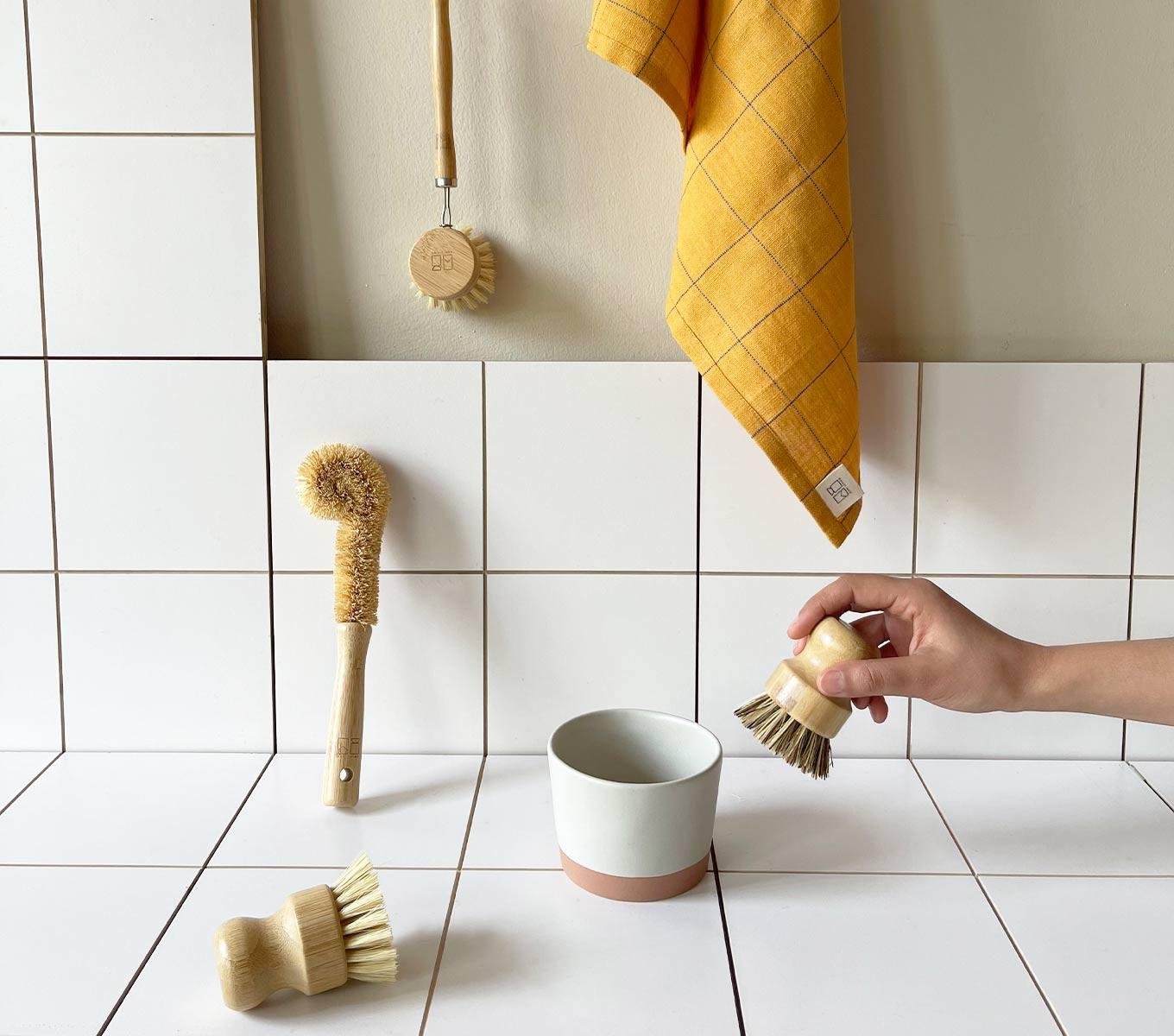 Nappa Dori set of four kitchen cleaning brushes