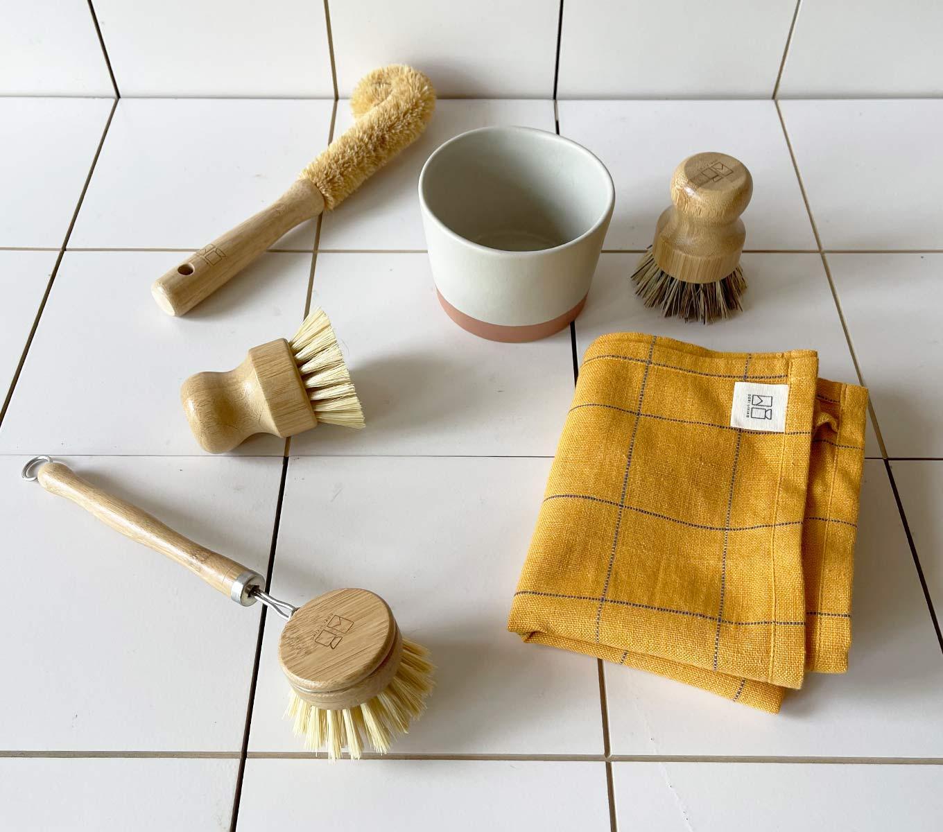 Kitchen cleaning brush with bamboo handle and sisal bristles